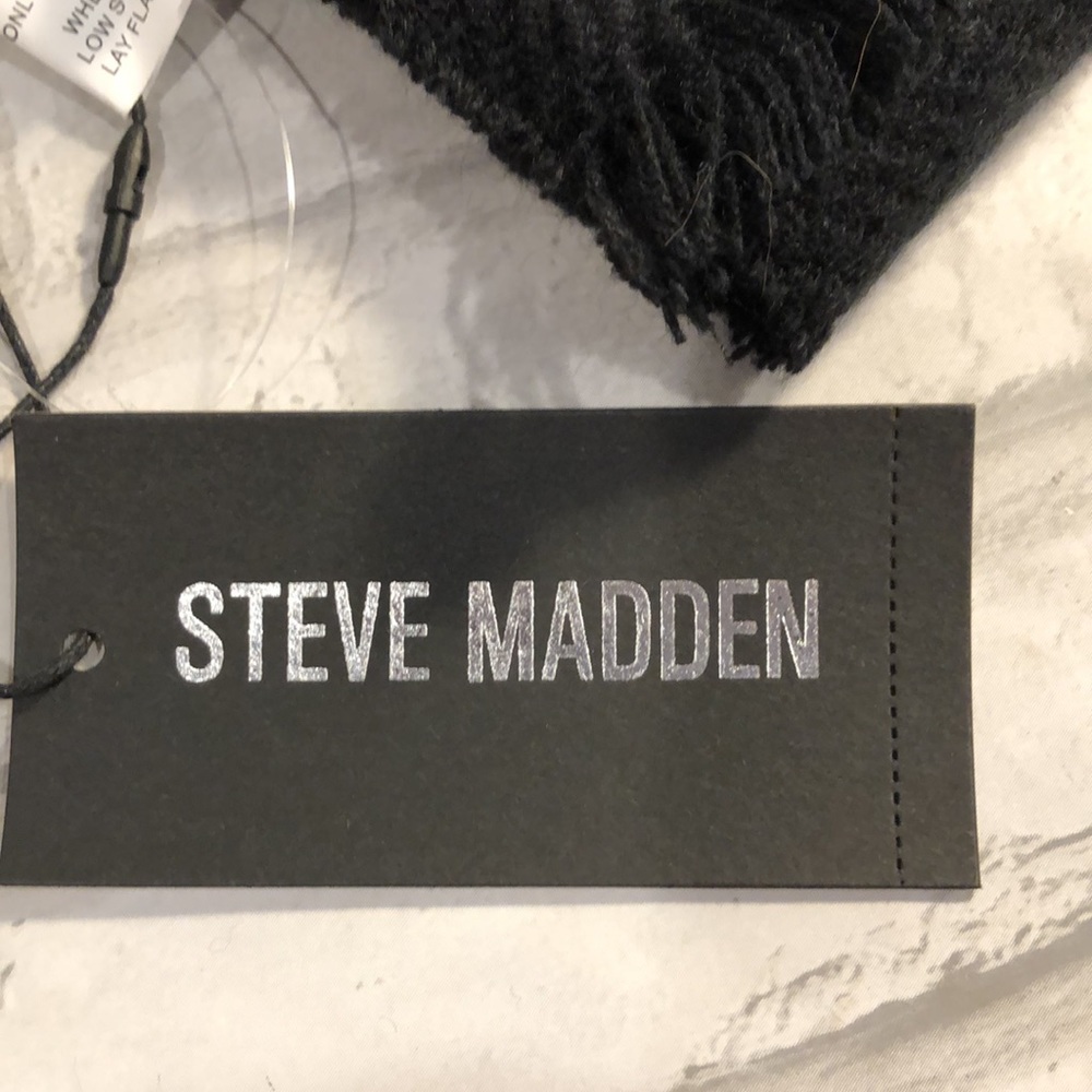 Steve Madden black acrylic knit scarf new with tags 13 by 80 inch fringe unisex - Picture 3 of 11